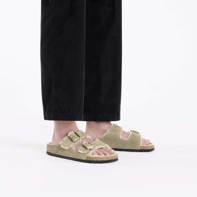 Birkenstock naisten sandaalit Arizona Shearling, harmaanruskea