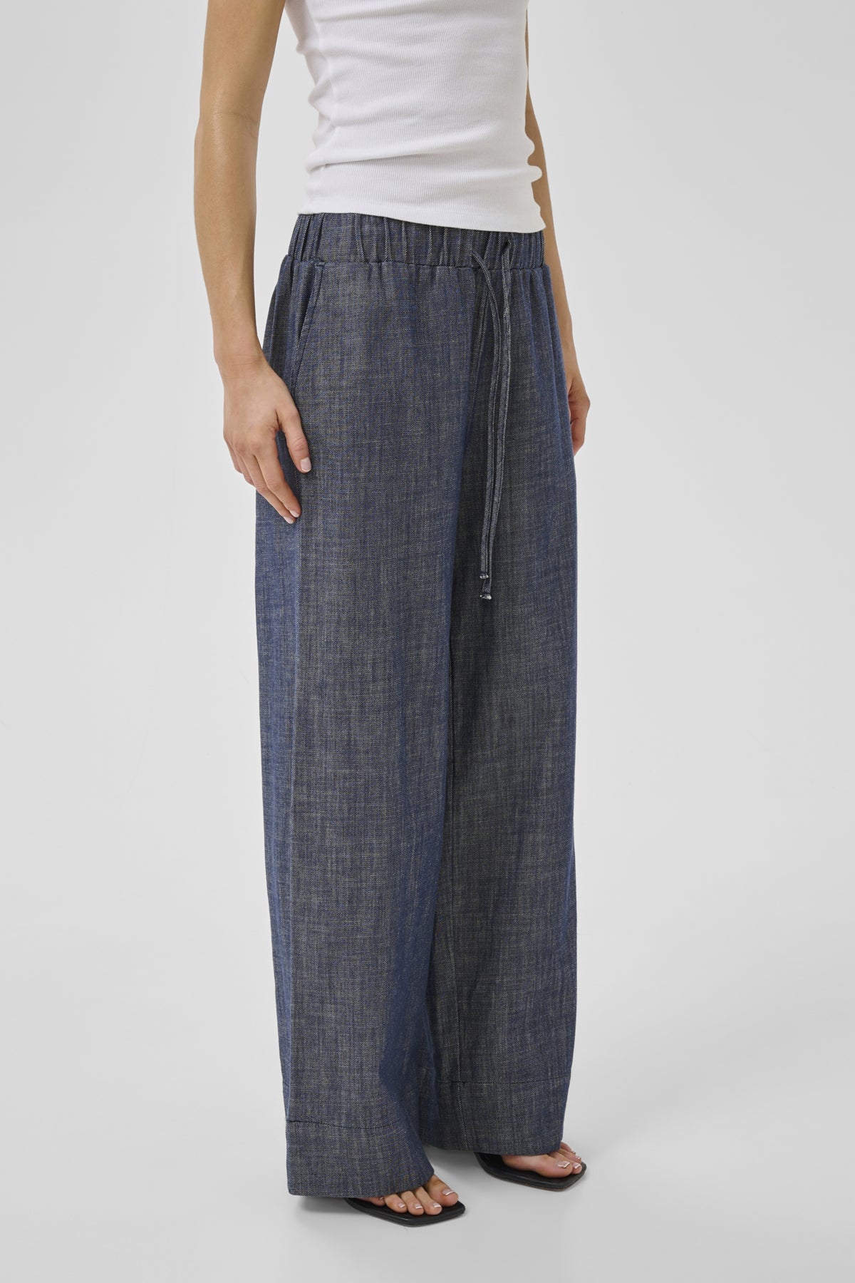 My Essential Wardrobe naisten housut Dazzie Dias Pant, tummansininen
