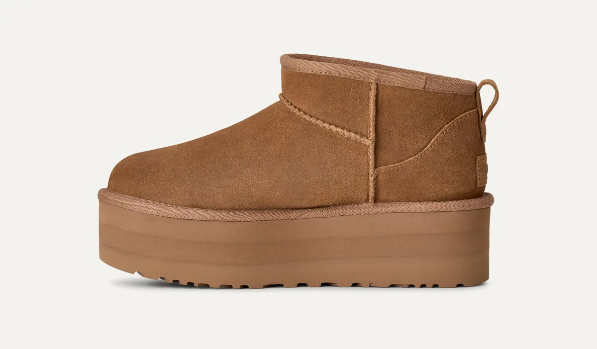 UGG naisten kengät Classic Ultra Mini Platform, kaakaonruskea. Mokkainen nilkkuri, pyöreä kärki, matala varsi ja korotettu paksu pohja.