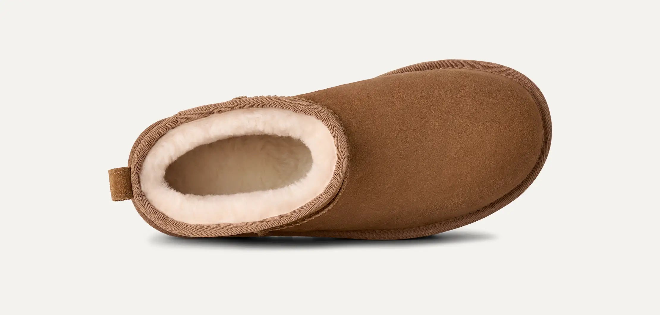 UGG naisten kengät Classic Ultra Mini Platform, kaakaonruskea, pehmeäpintainen nilkkuri, pyöristetty kärki ja vaalea lämmin vuori.