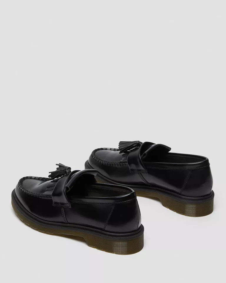 Dr. Martens miesten loaferit Adrian Tassel Loafer, musta