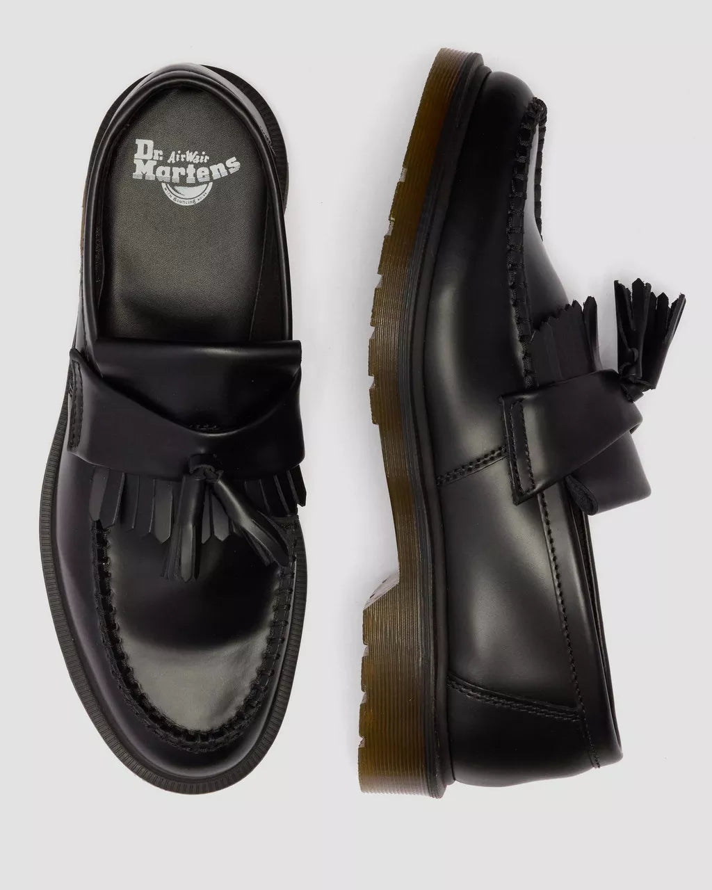 Dr. Martens naisten loaferit Adrian Tassel Loafer Mono Black Smooth, musta