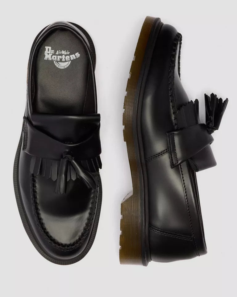 Dr. Martens miesten loaferit Adrian Tassel Loafer, musta