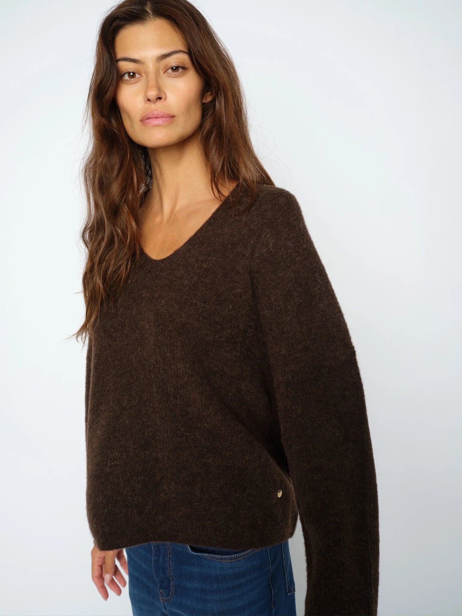Mos Mosh naisten neulepusero Thora V-Neck Knit, tummanruskea