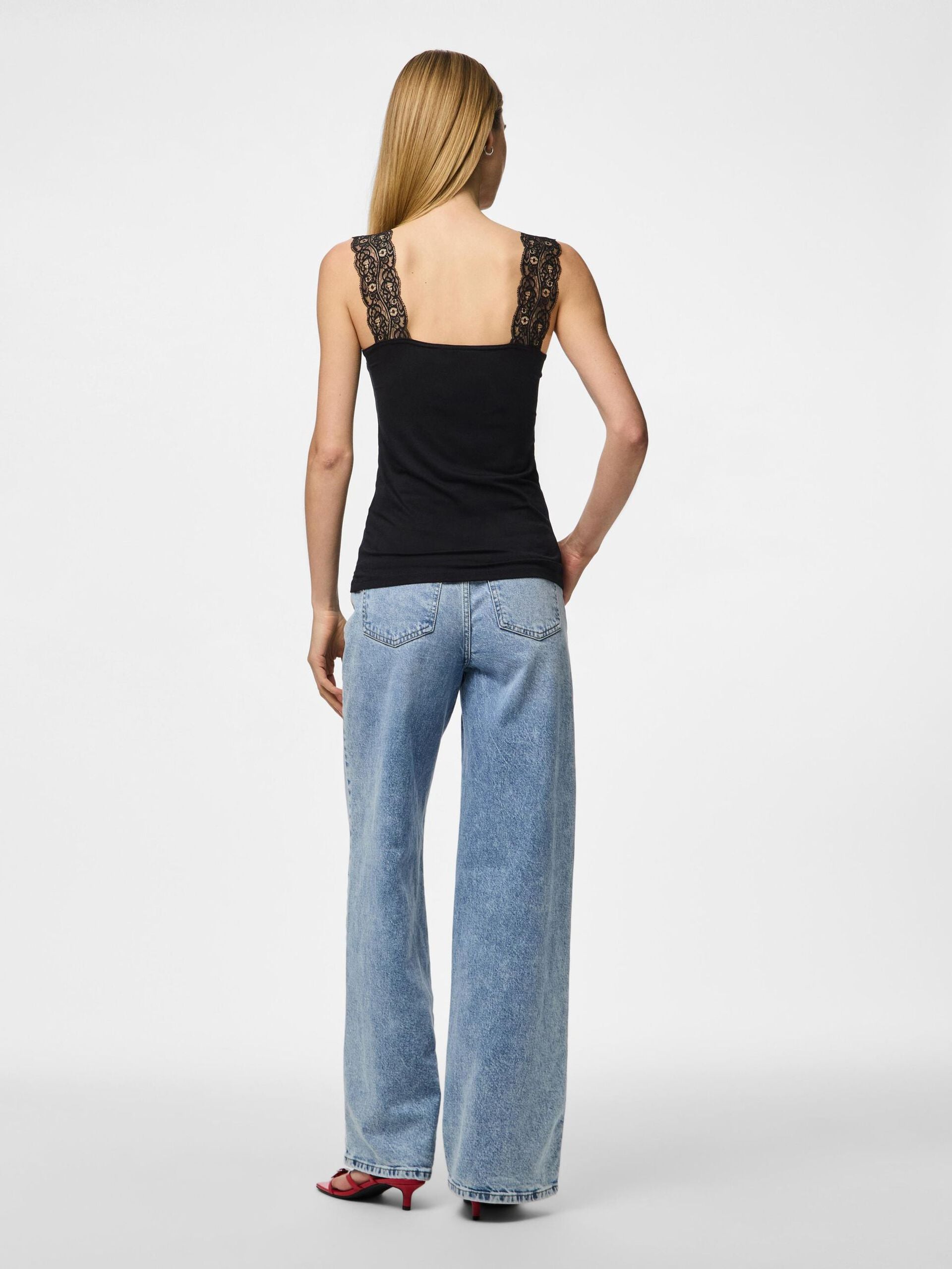 Pieces naisten toppi PCBARBERA LACE TOP JRS NOOS, musta