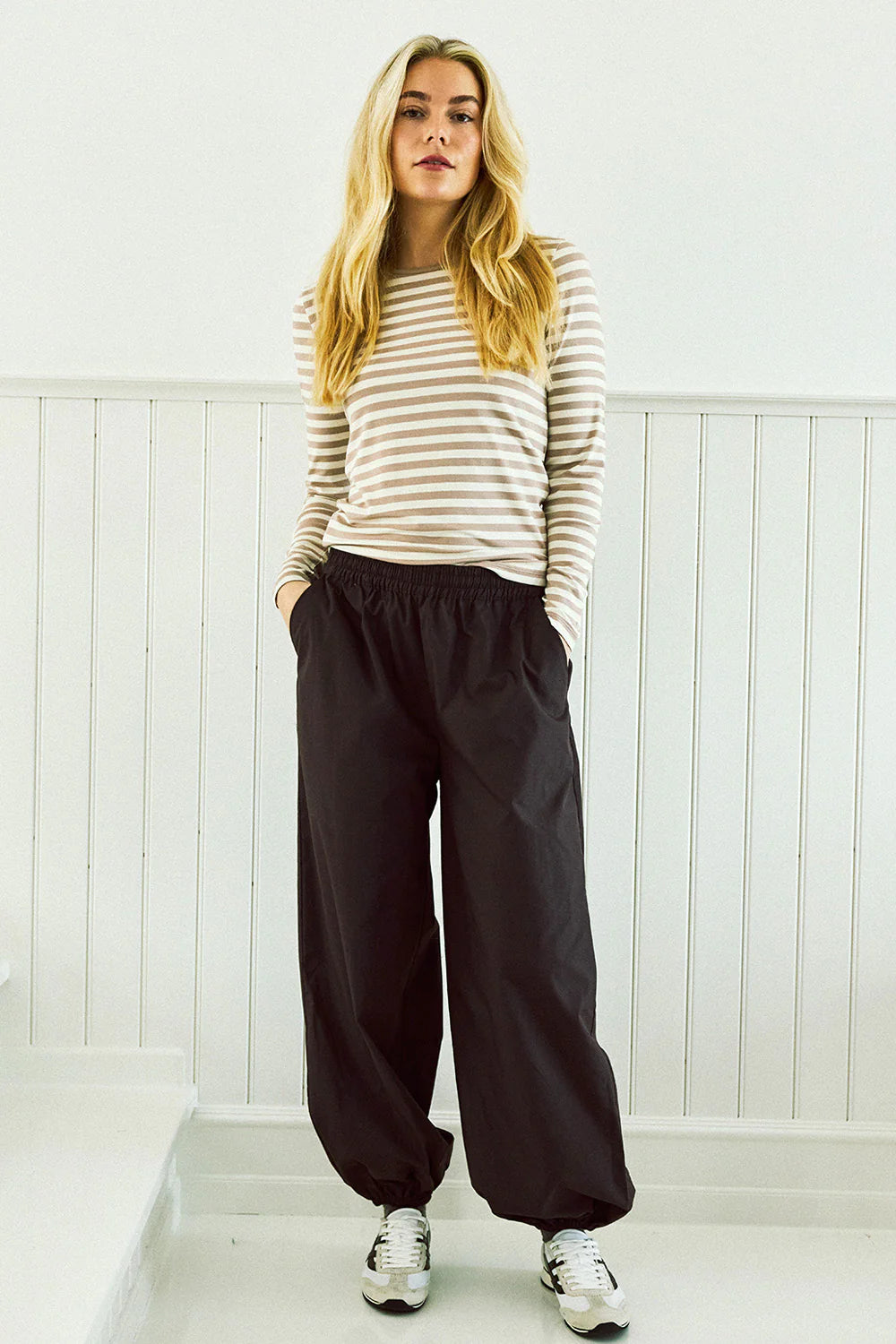 Freequent naisten housut Breeze Pants, musta