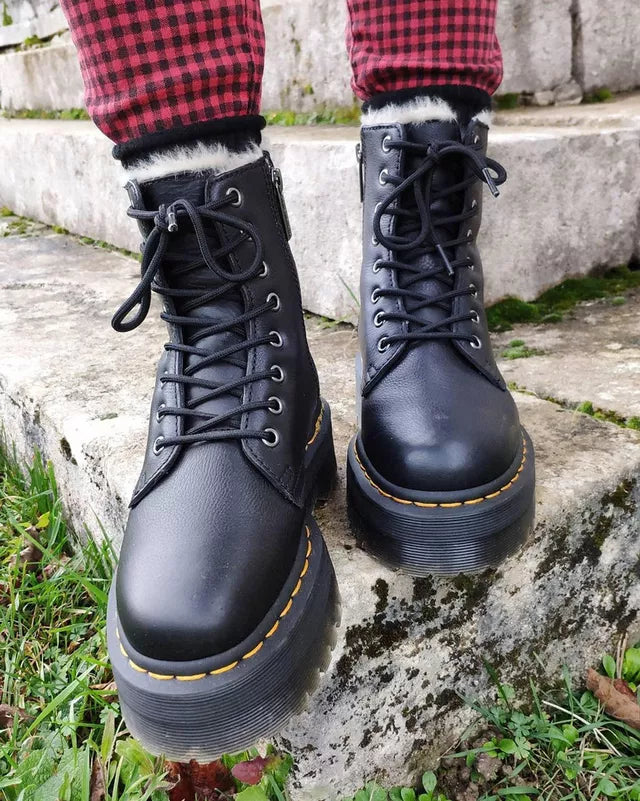 Dr. Martens naisten lämpövuorelliset platform maiharit, Jadon Faux Fur Lined Leather Platform Boots, Musta
