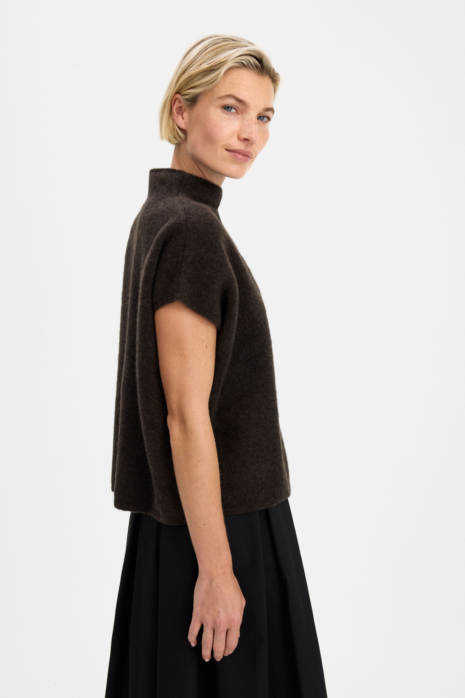 Filippa K naisten neulepusero Ximena Sweater, tummanruskea