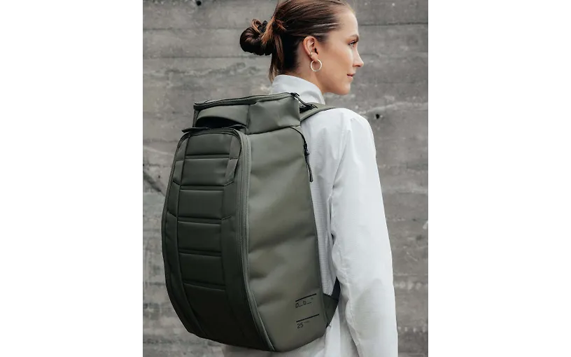 DB Unisex Reppu, HUGGER BACKPACK 25L NOS Armeijanvihreä