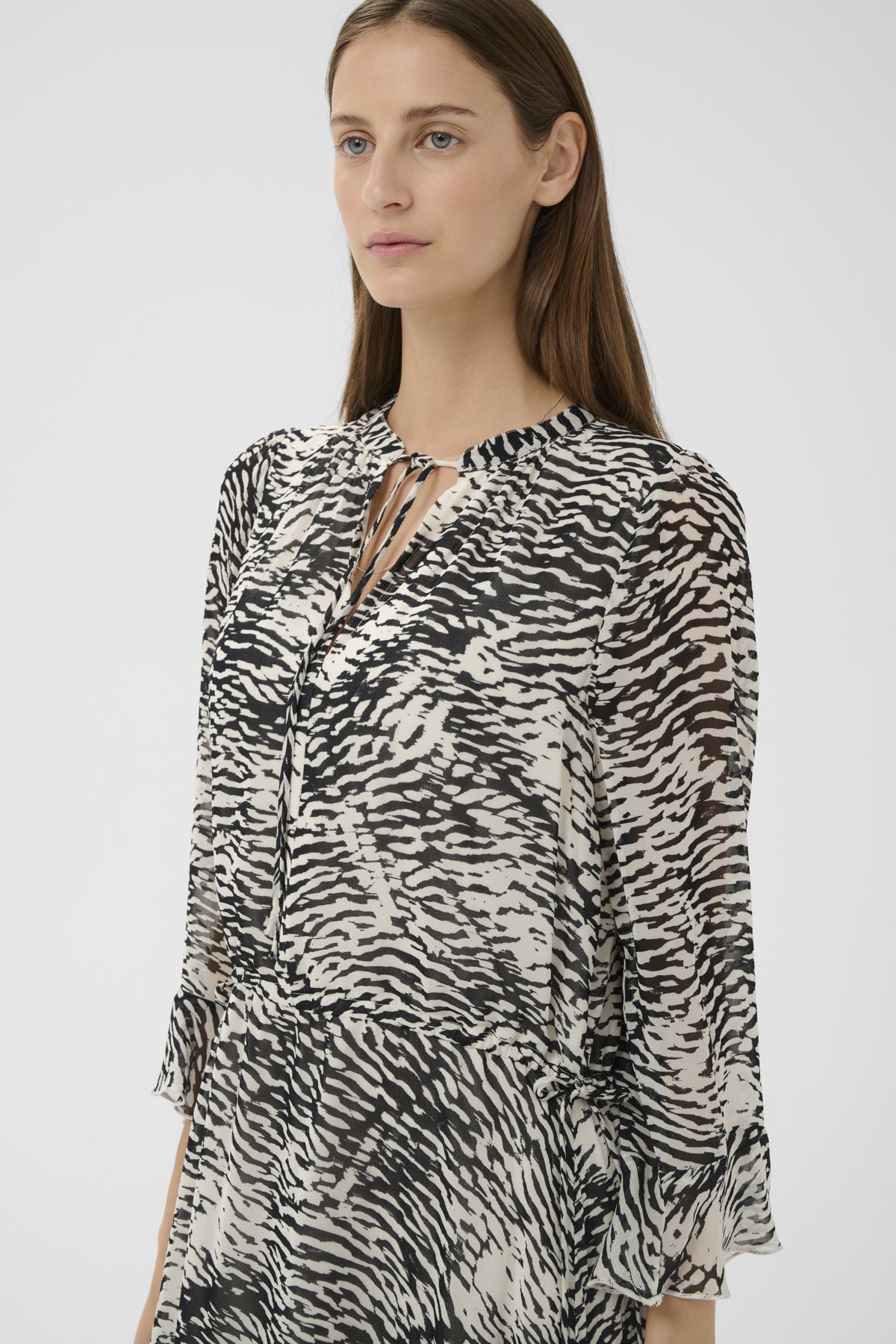 Inwear naisten mekko LyonIW Dress, Black Wavy Structure