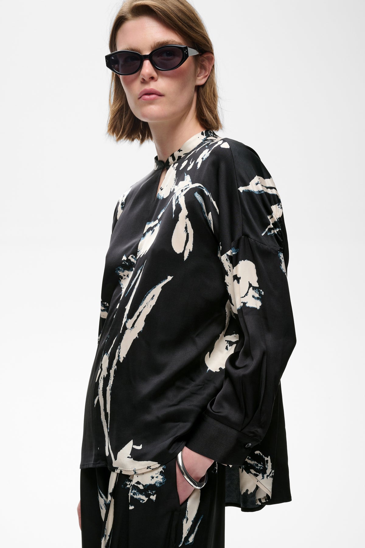 InWear naisten pusero MeadowIW, Black Painted Flower