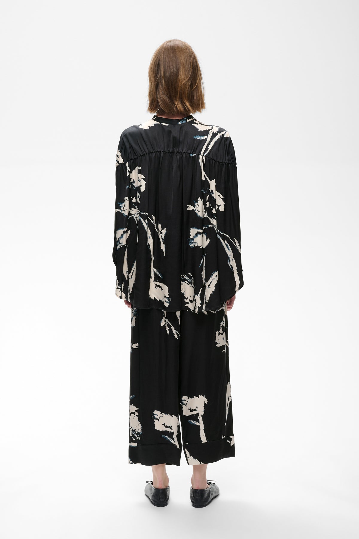InWear naisten pusero MeadowIW, Black Painted Flower