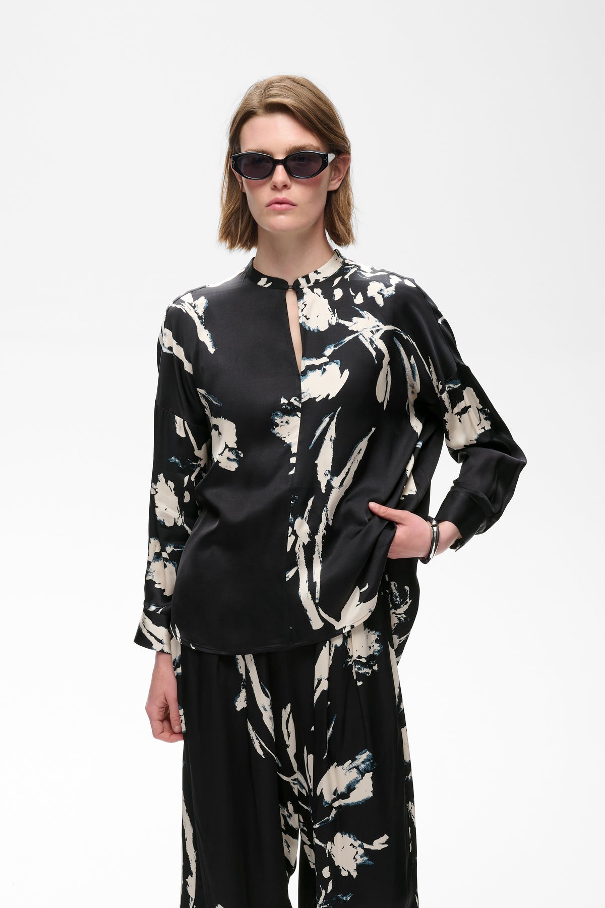 InWear naisten pusero MeadowIW, Black Painted Flower