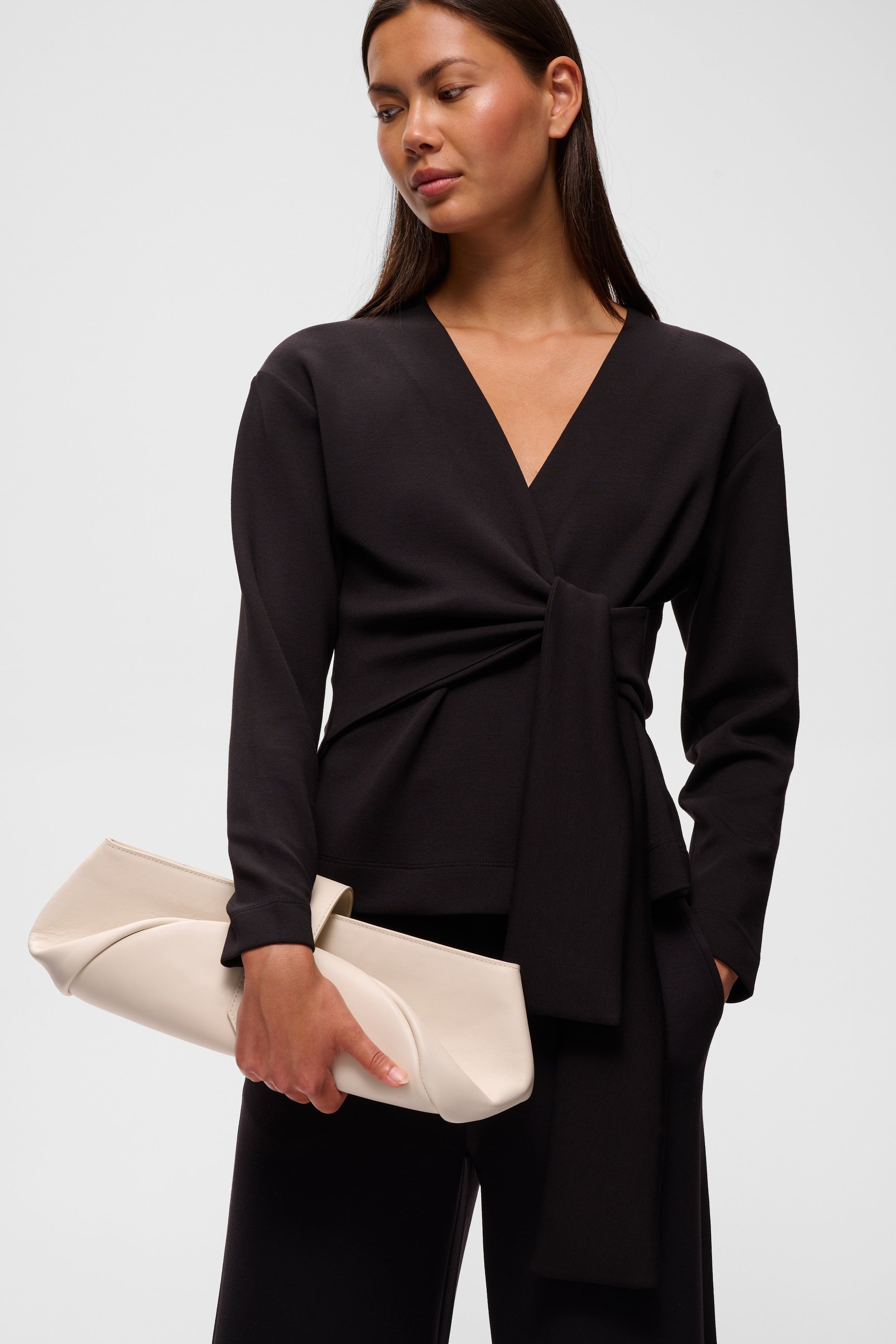 InWear naisten pusero AggieIW Vincent Knot Blouse, musta