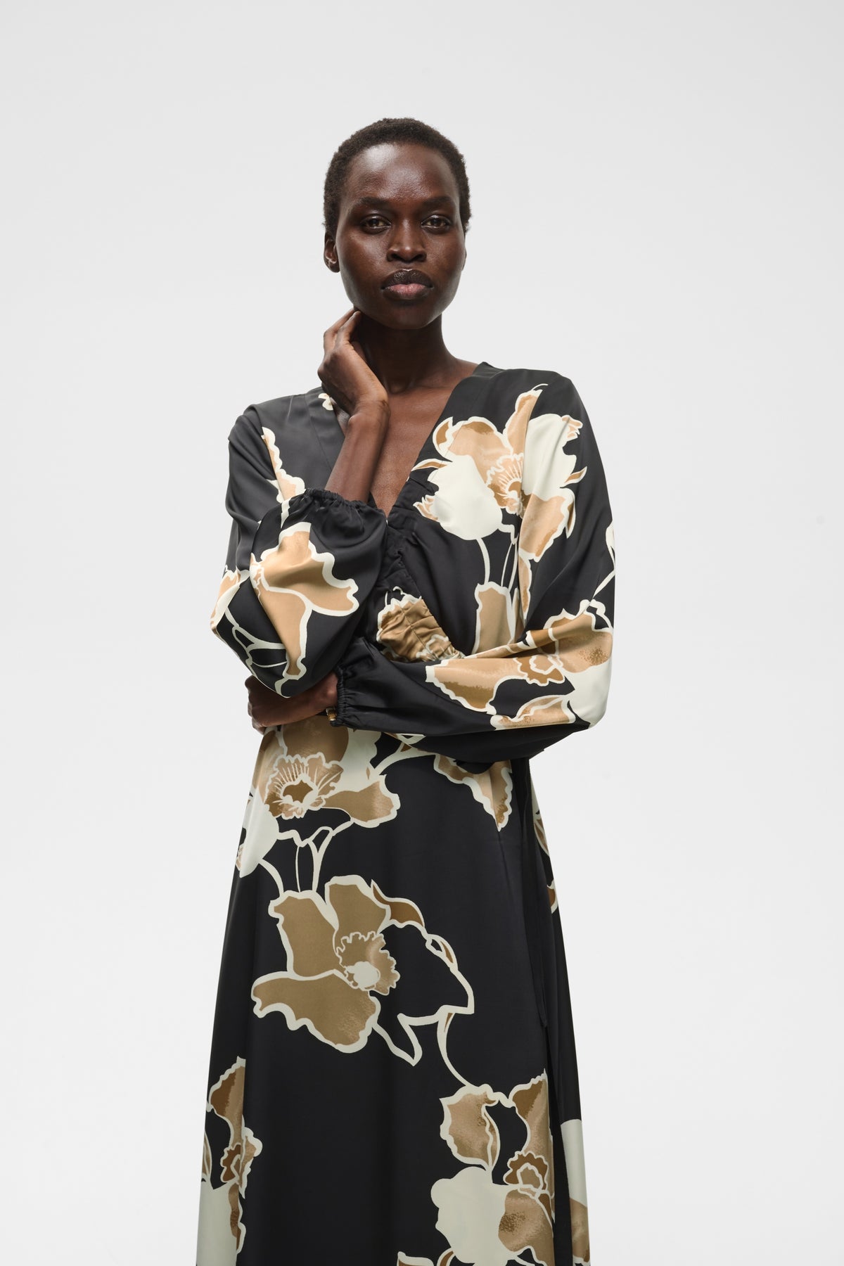InWear naisten mekko OliveIW Wrap Dress, Black Sketch Flower