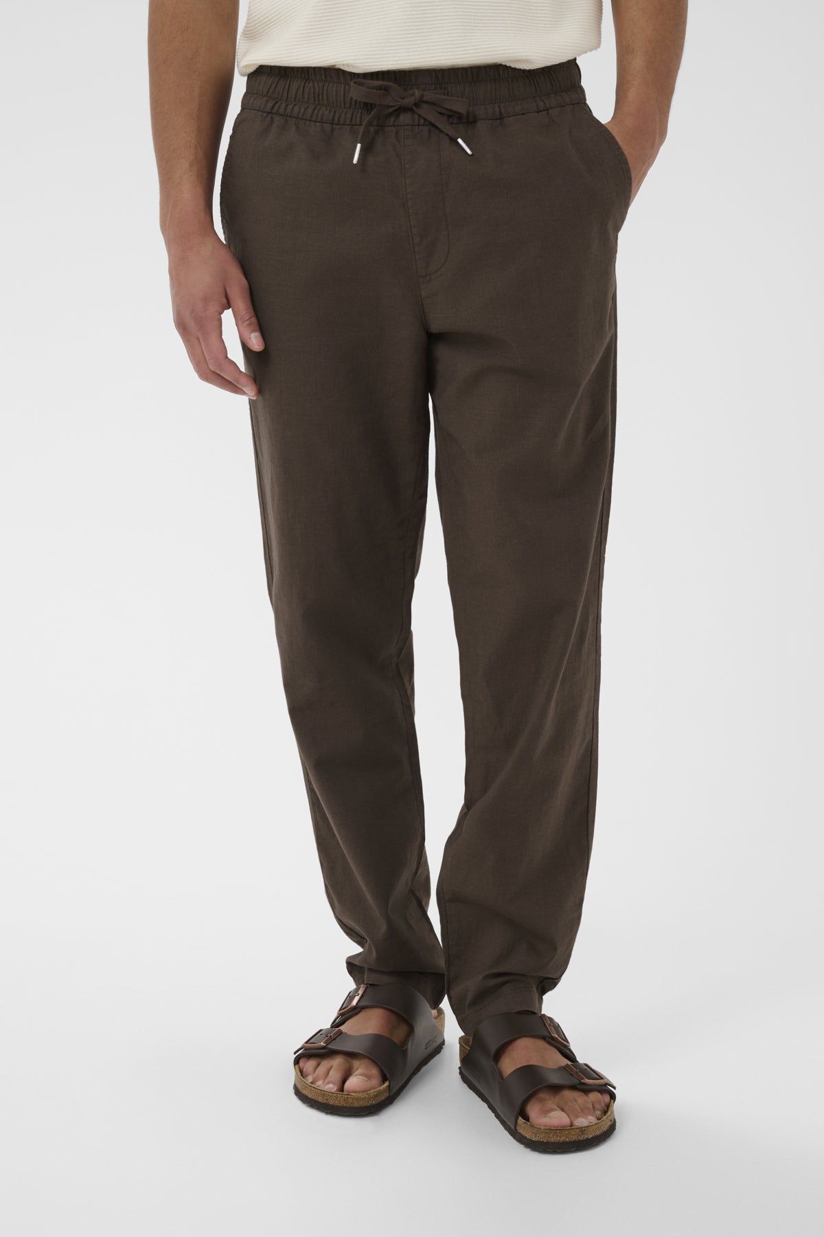 Matinique miesten suorat housut MABarton Wide Trousers, Chocolate Brown