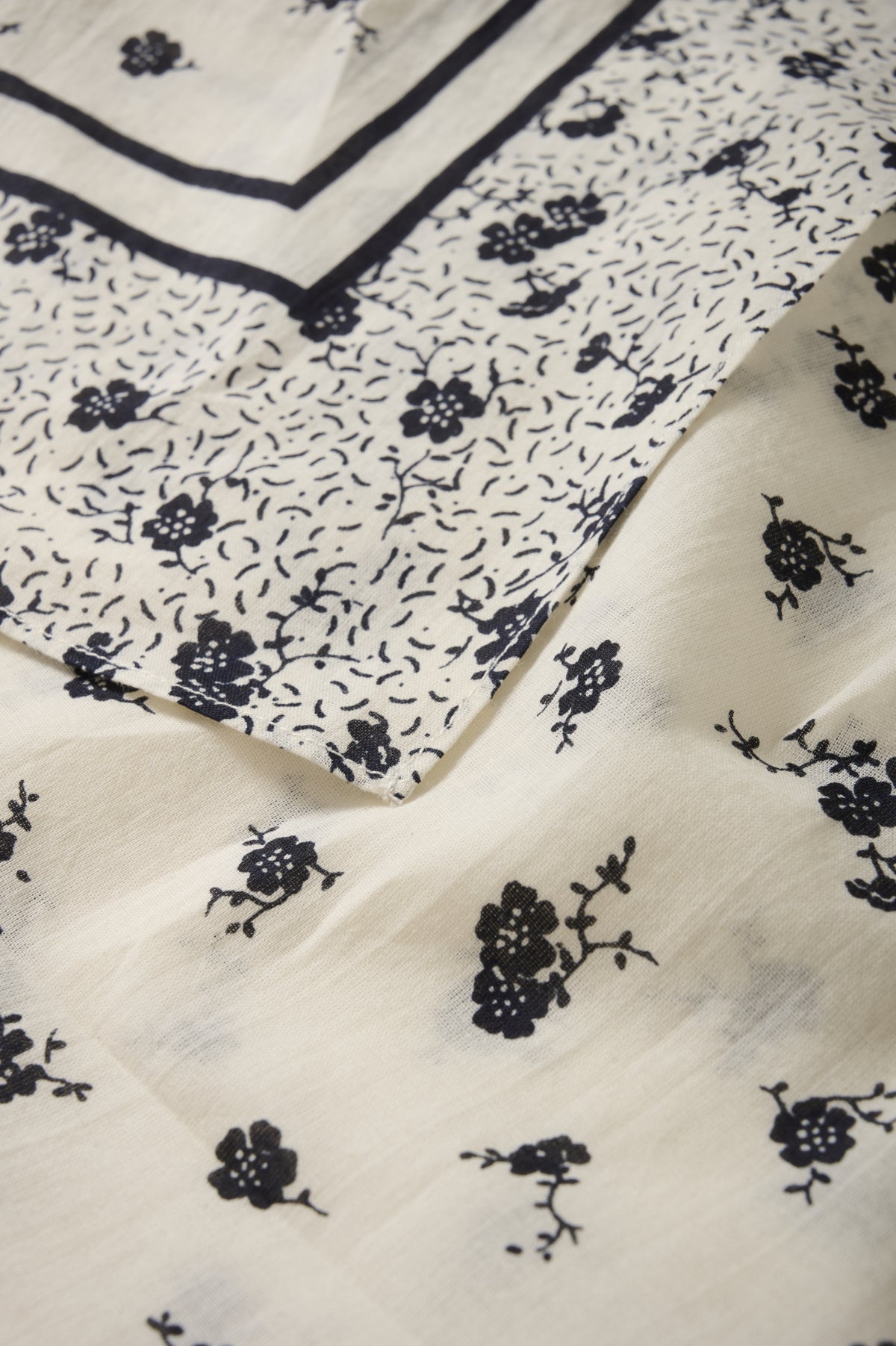 Part Two naisten huivi PhiPW SC, Whispering White Fra