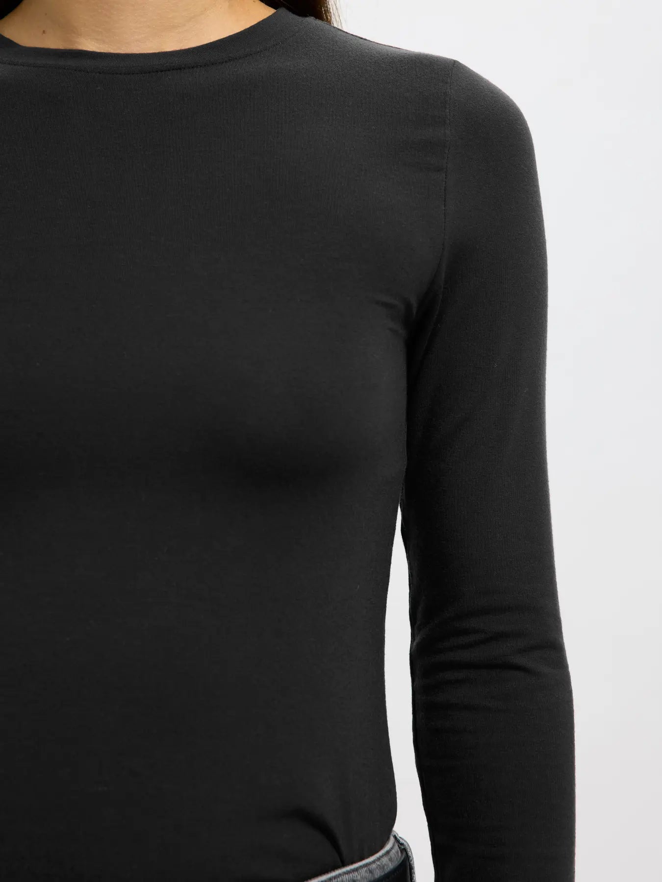 Selected Femme naisten paita SLFMANJA LS O-NECK NOOS, musta