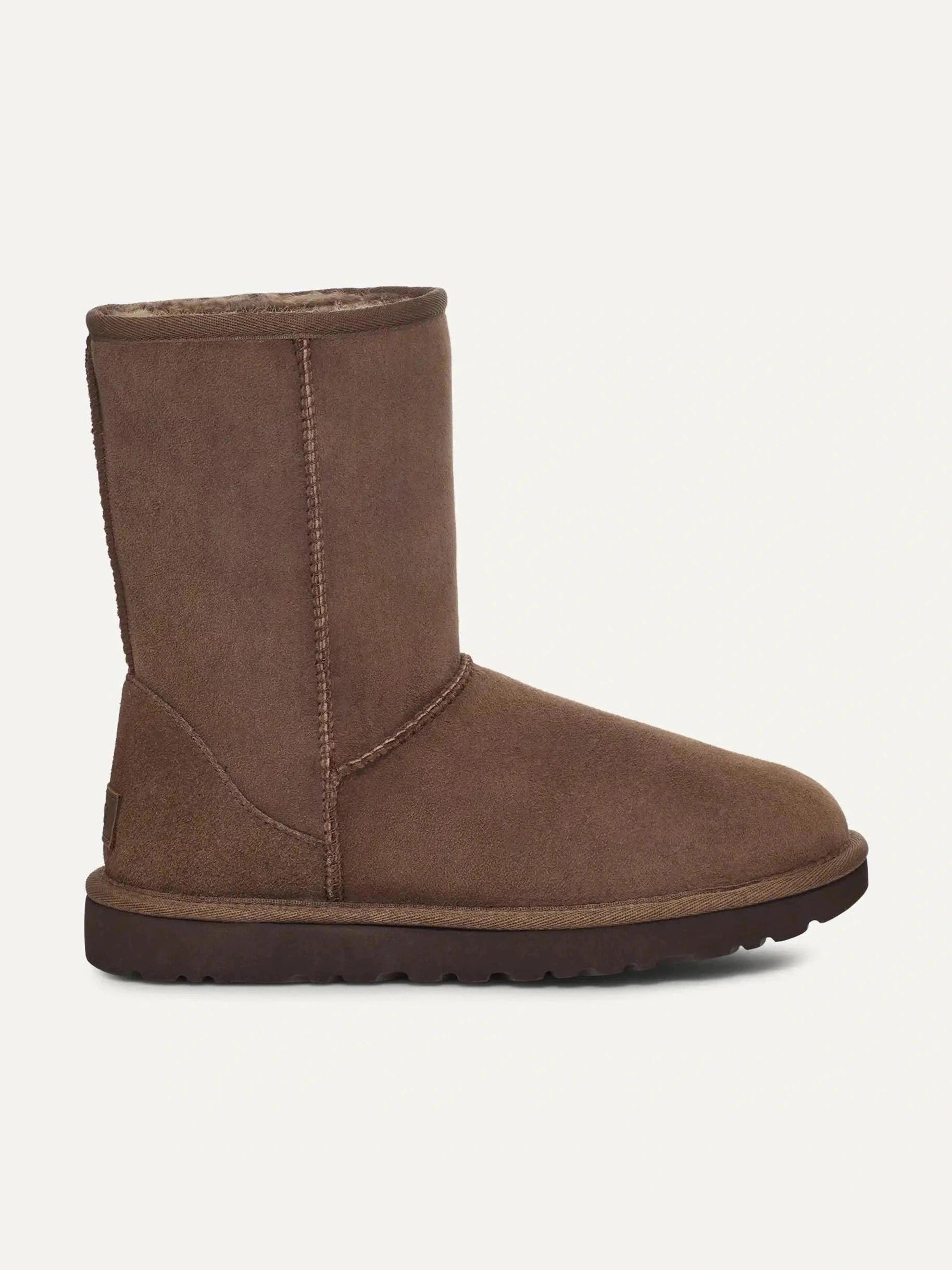 UGG naisten kengät W Classic Short II, tummanruskea