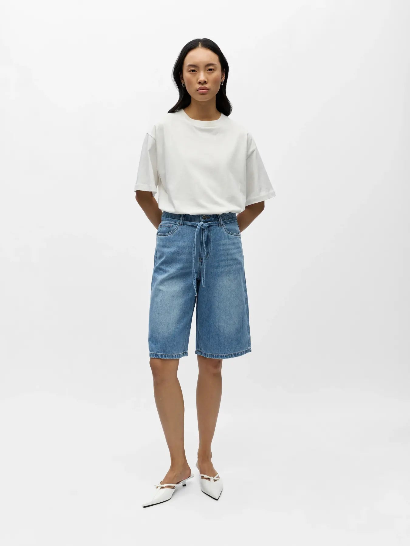 Object naisten farkkushortsit OBJRosie MW Lo Denim Long Shorts Noos, Light Blue Denim