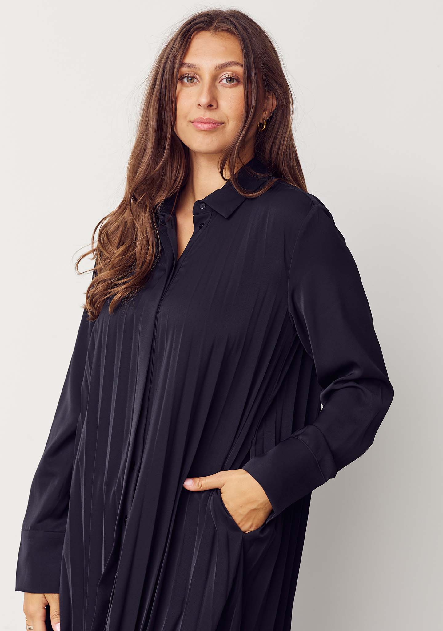 FRIDA PLEAT DRESS MUSTA