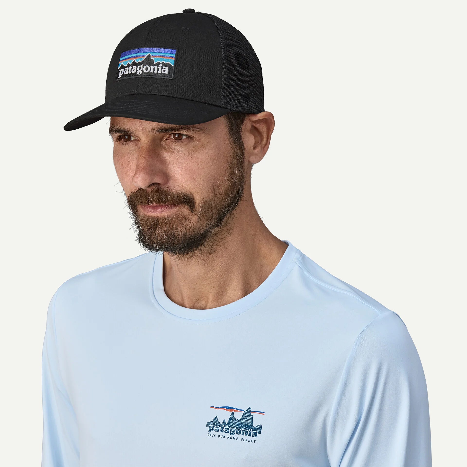 Patagonia lippis P-6 Logo Trucker Hat, musta