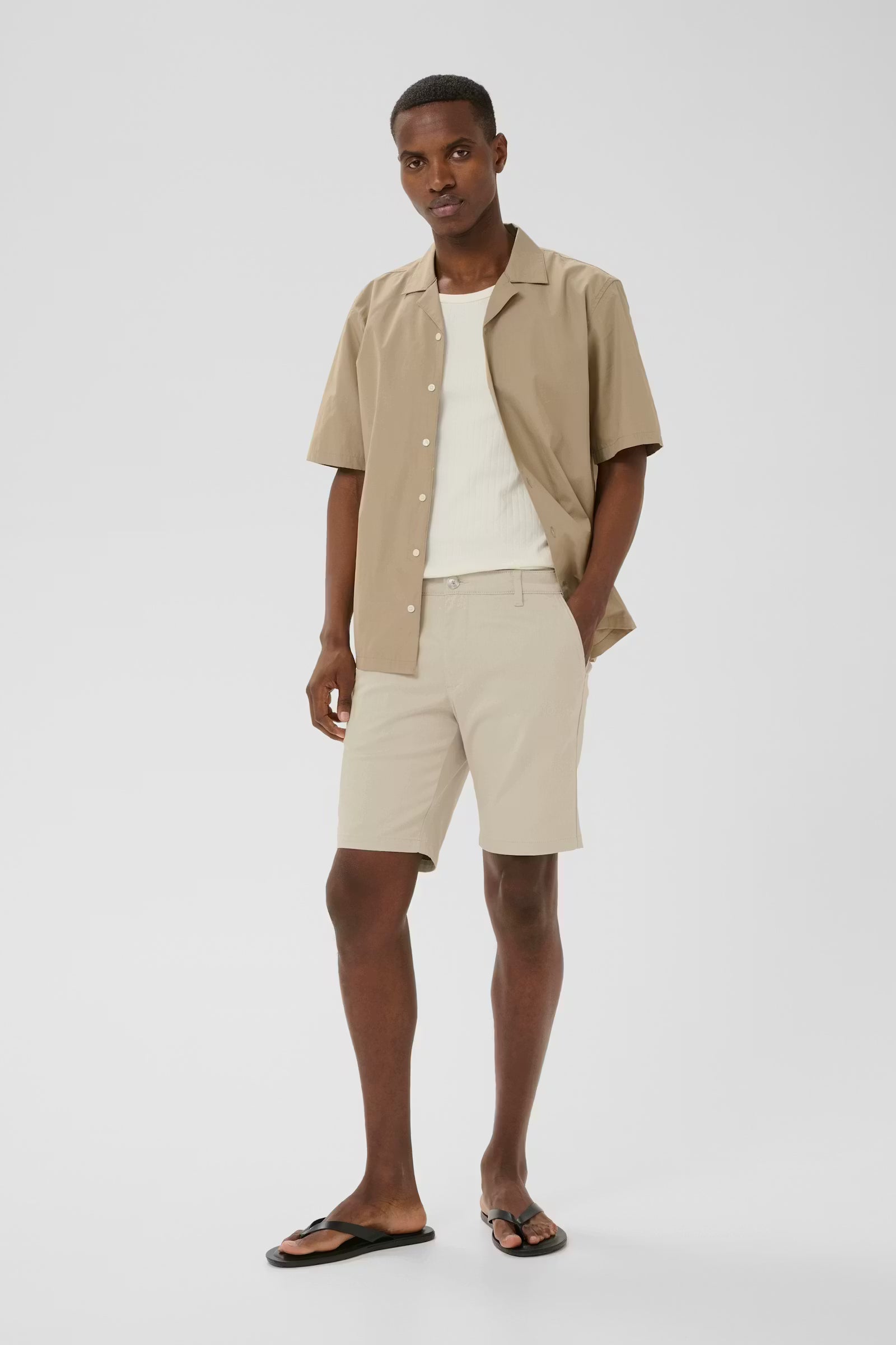 Matinique miesten shortsit Mathomas, Off White