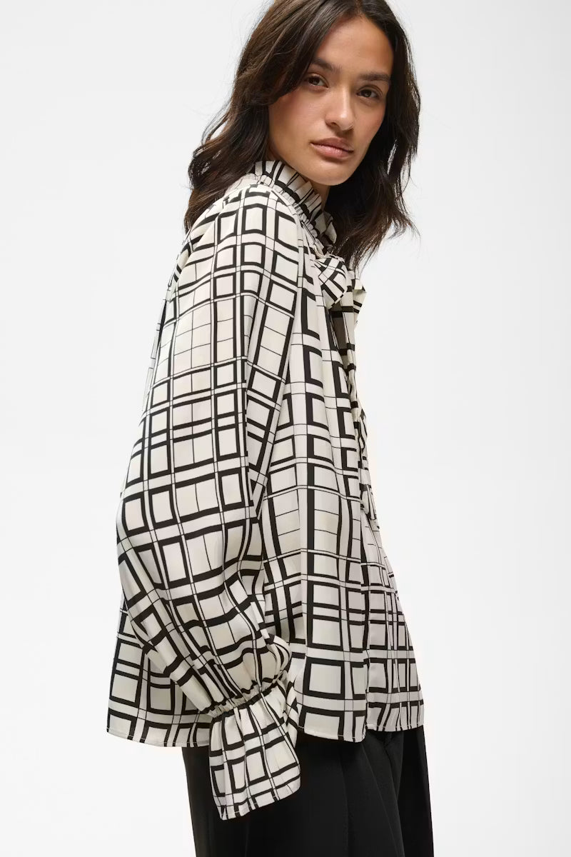 InWear naisten pusero GracieIW Printed Blouse, Squared Tiles - White
