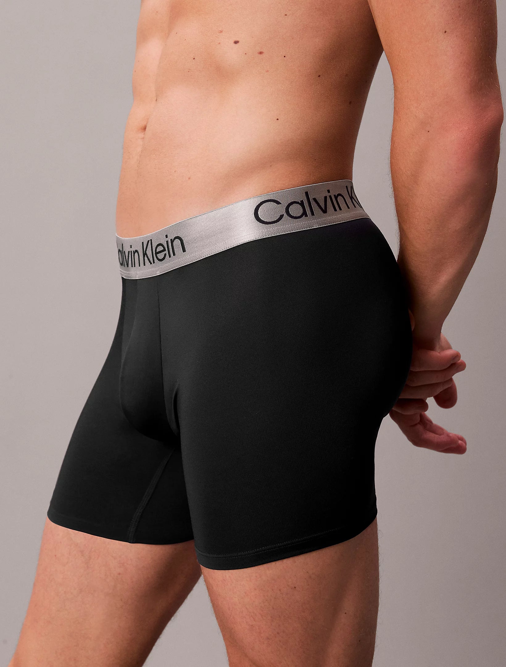 Calvin Klein miesten bokserit 3-pack Brief Silver, musta