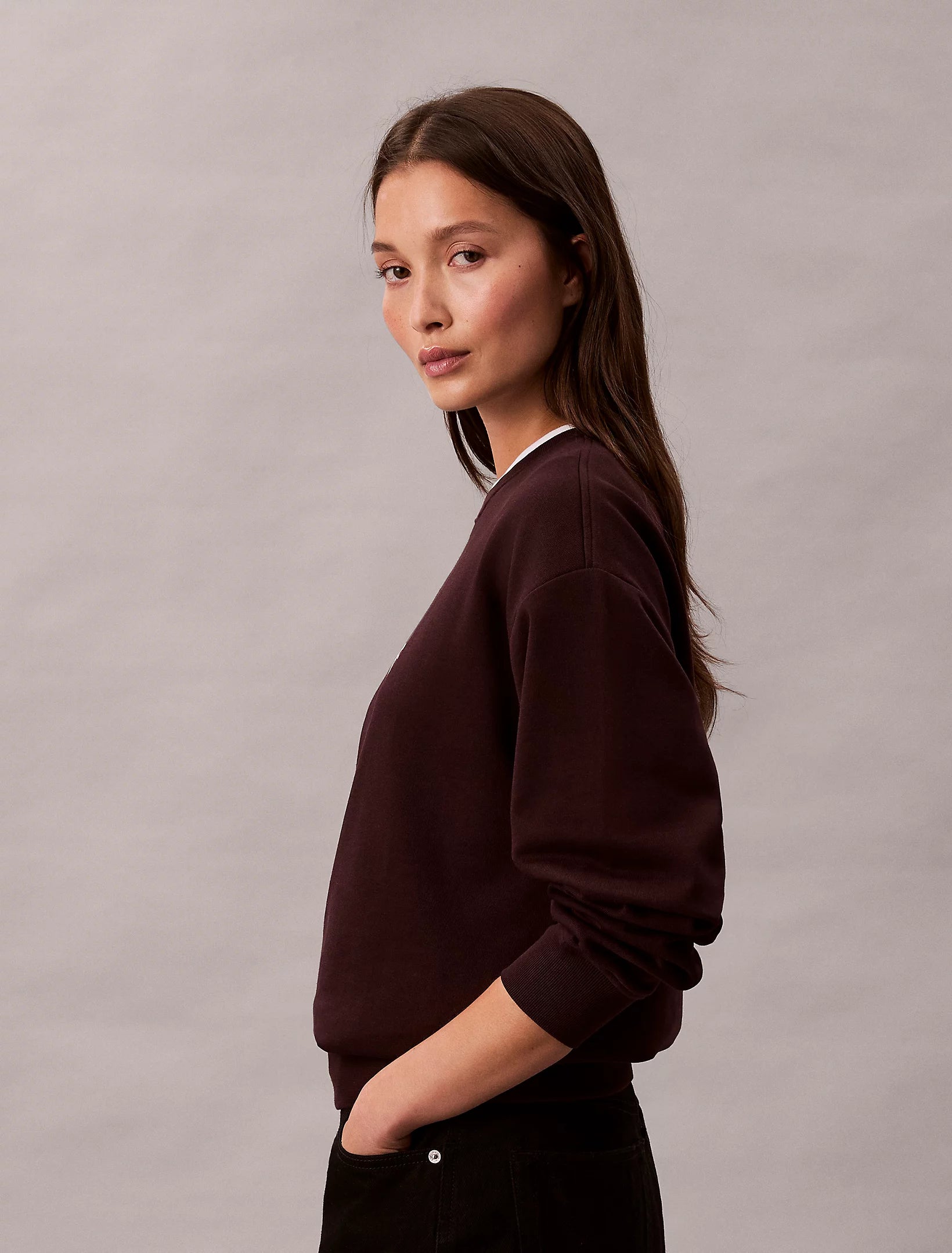 Calvin Klein Jeans naisten collegepaita LS MONOLOGO FRENCH TERRY, tummanruskea