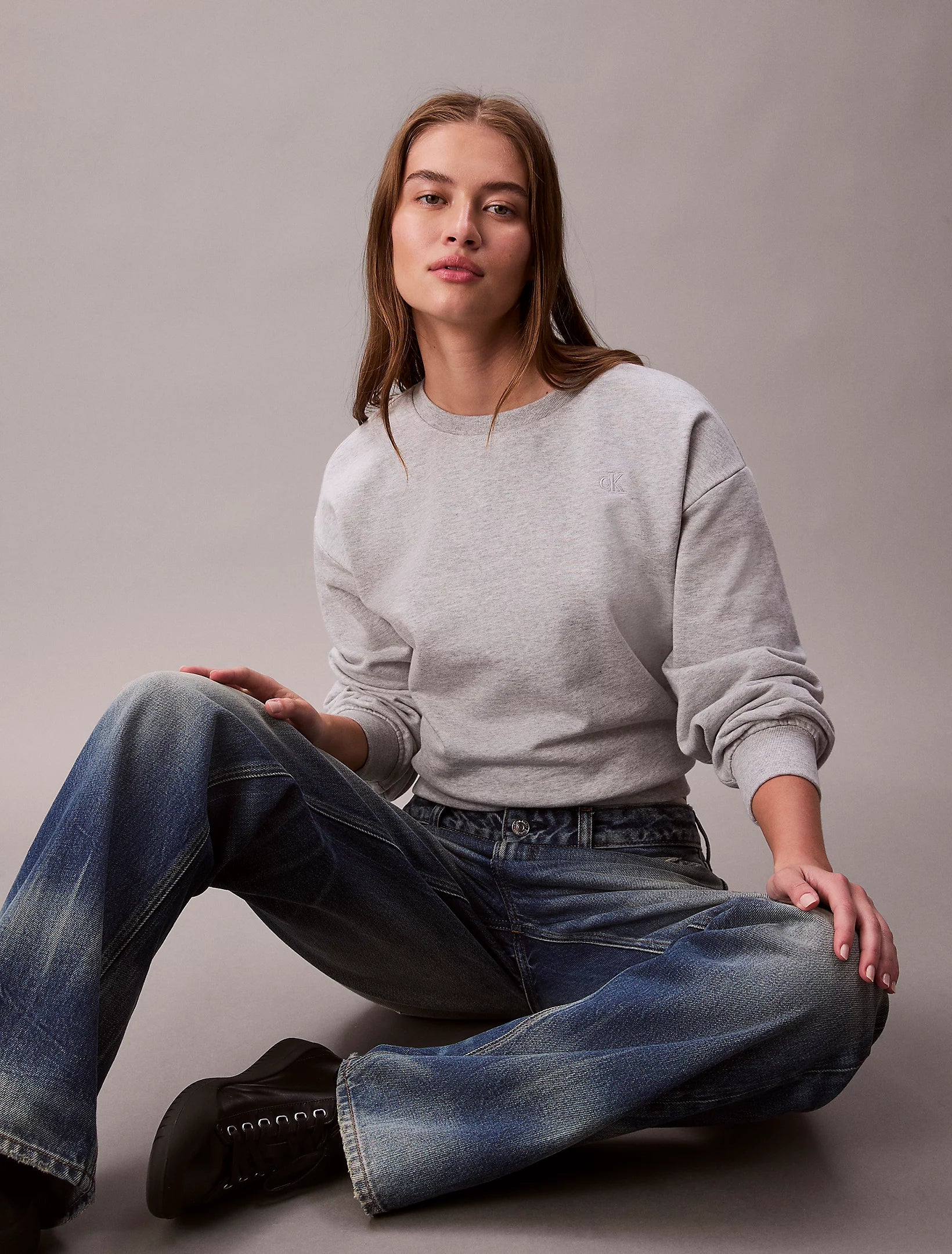 Calvin Klein Jeans naisten collegepaidat LS Archive Logo French Terry, harmaa