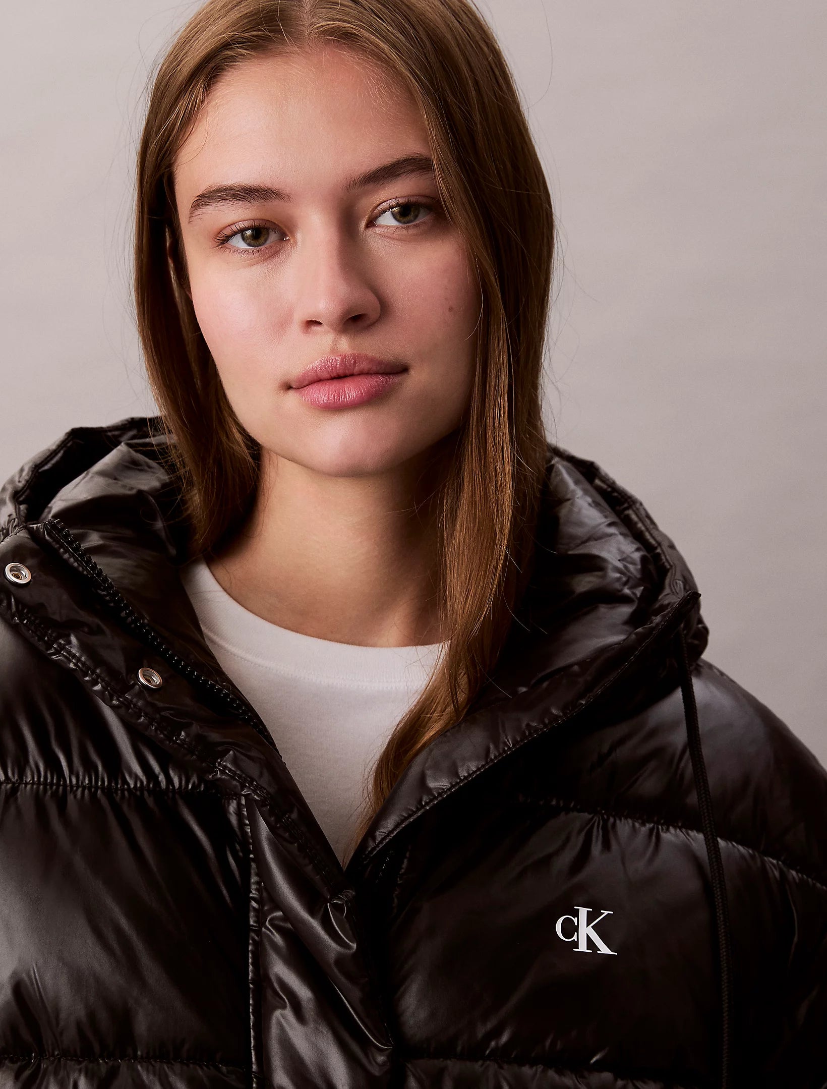 Calvin Klein Jeans naisten talvitakki High Shine Hooded Puffer Jacket, musta