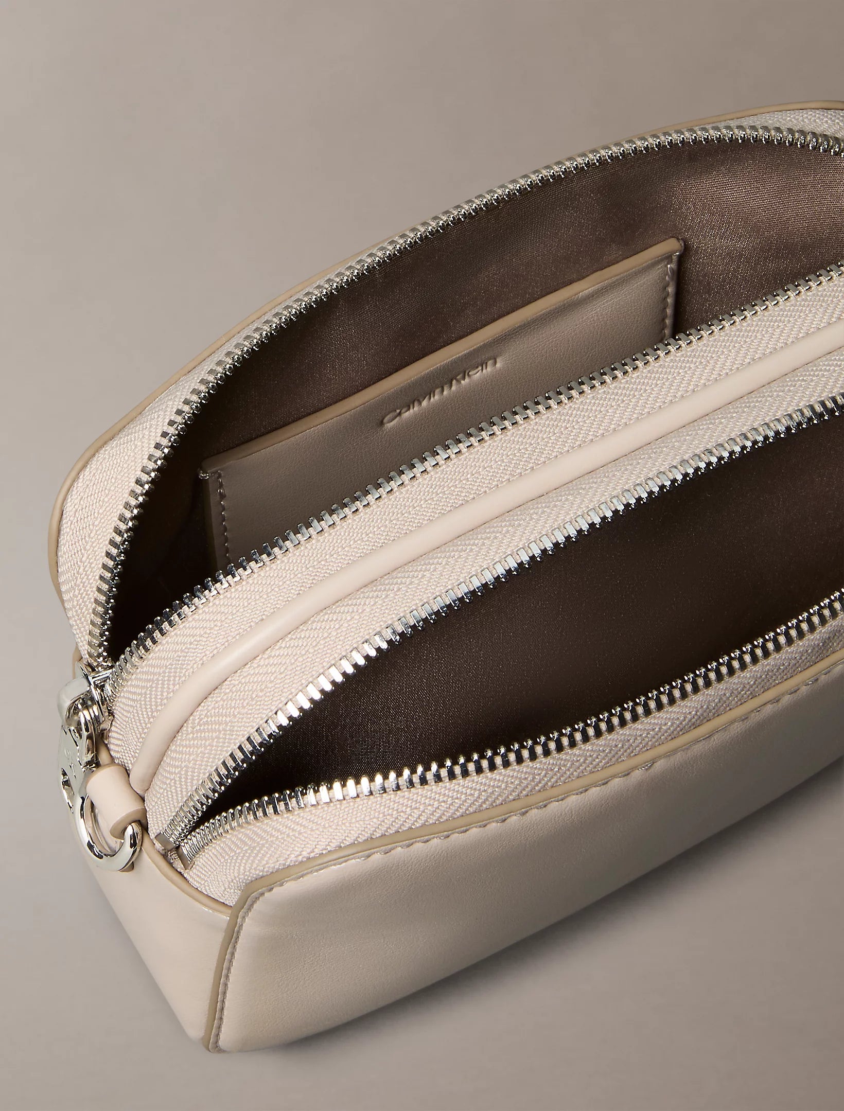 Calvin Klein Accessories naisten laukku Webbing Double Strap Camera Bag, vaalea beige