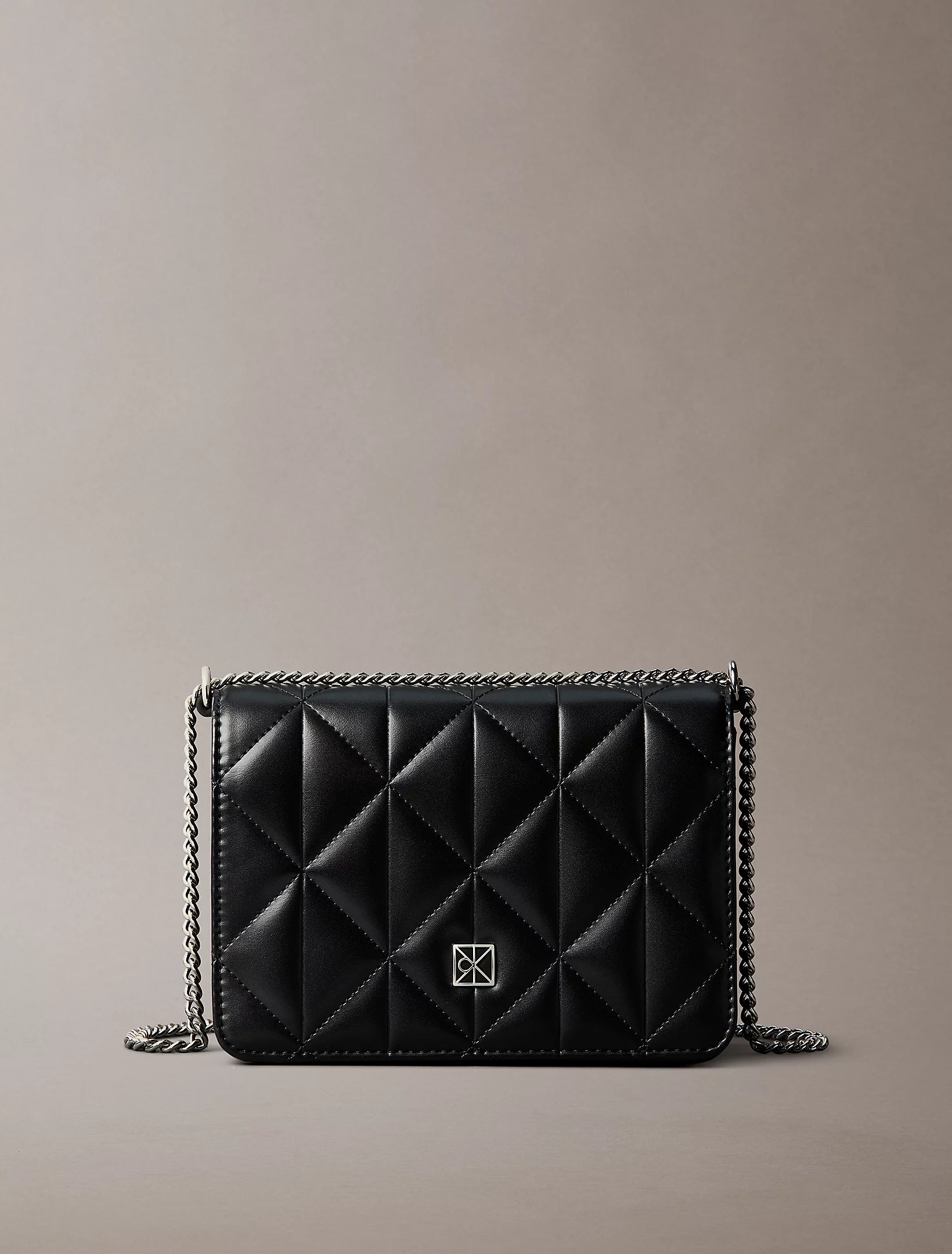 Calvin Klein Accessories naisten laukku QUILTED MINI CHAIN BAG, musta