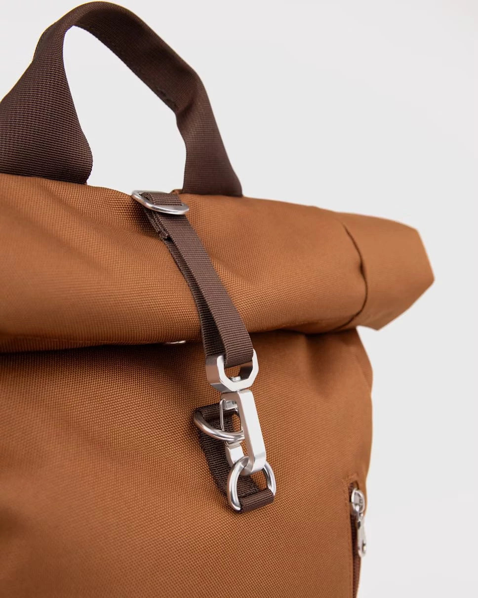 GROUND Rolltop Backpack L KONJAKINRUSKEA