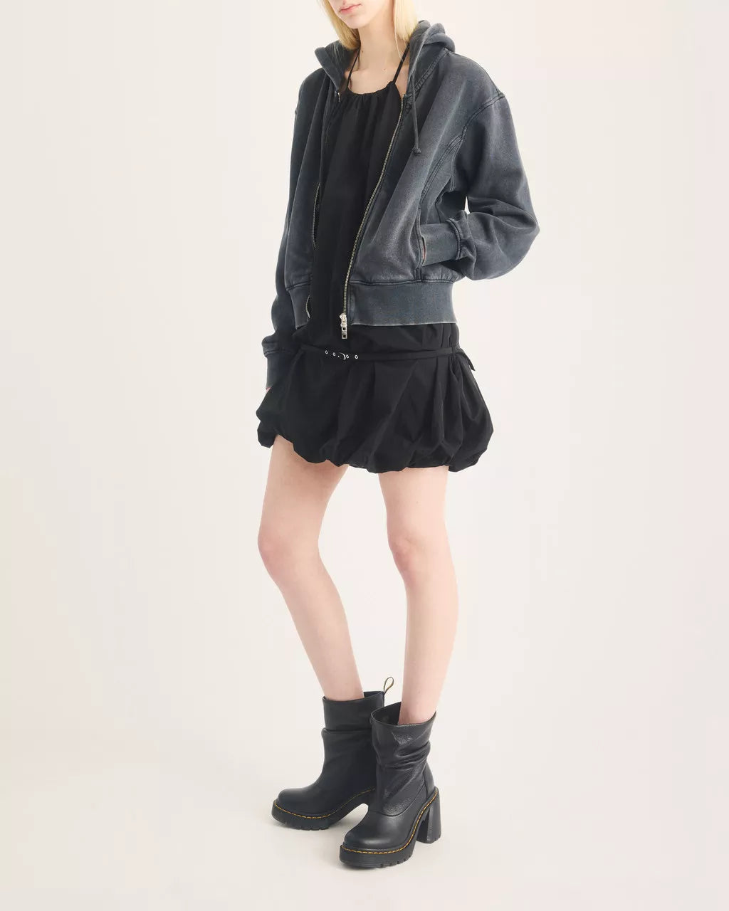 Dr. Martens naisten saappaat Kasey Lo Boot, musta