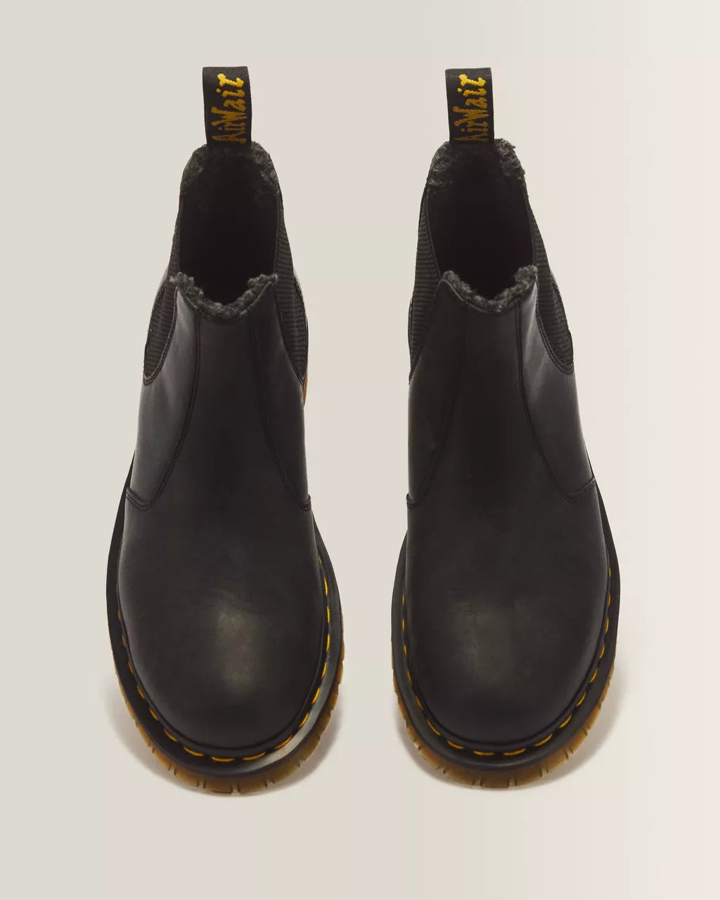 Dr. Martens miesten nilkkurit 2976 Faux Fur Lined Grizzly Leather Chelsea, musta