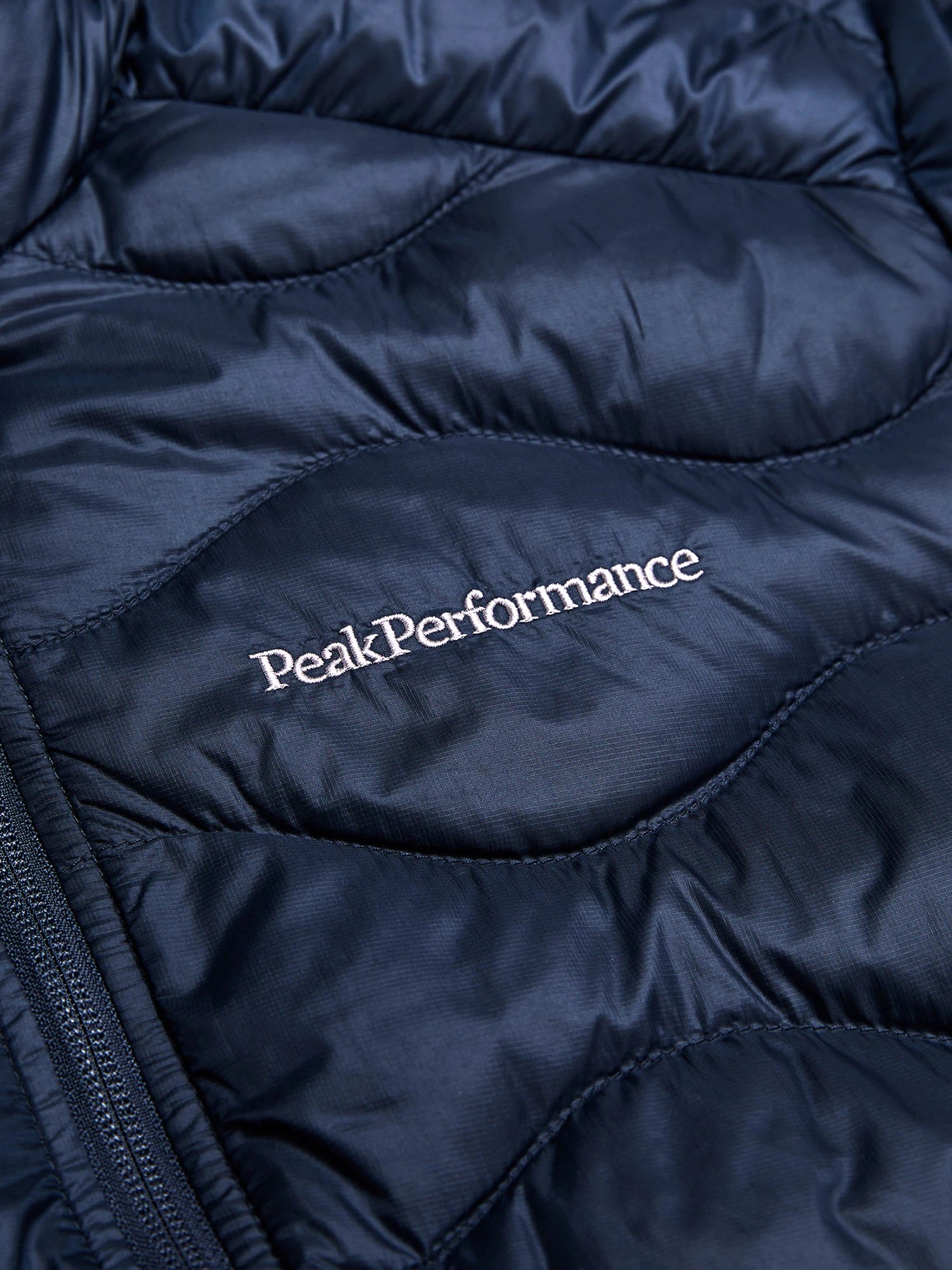 Peak Performance Miesten Kevytuntuvatakki, M HELIUM DOWN HOOD JACKET Tummansininen