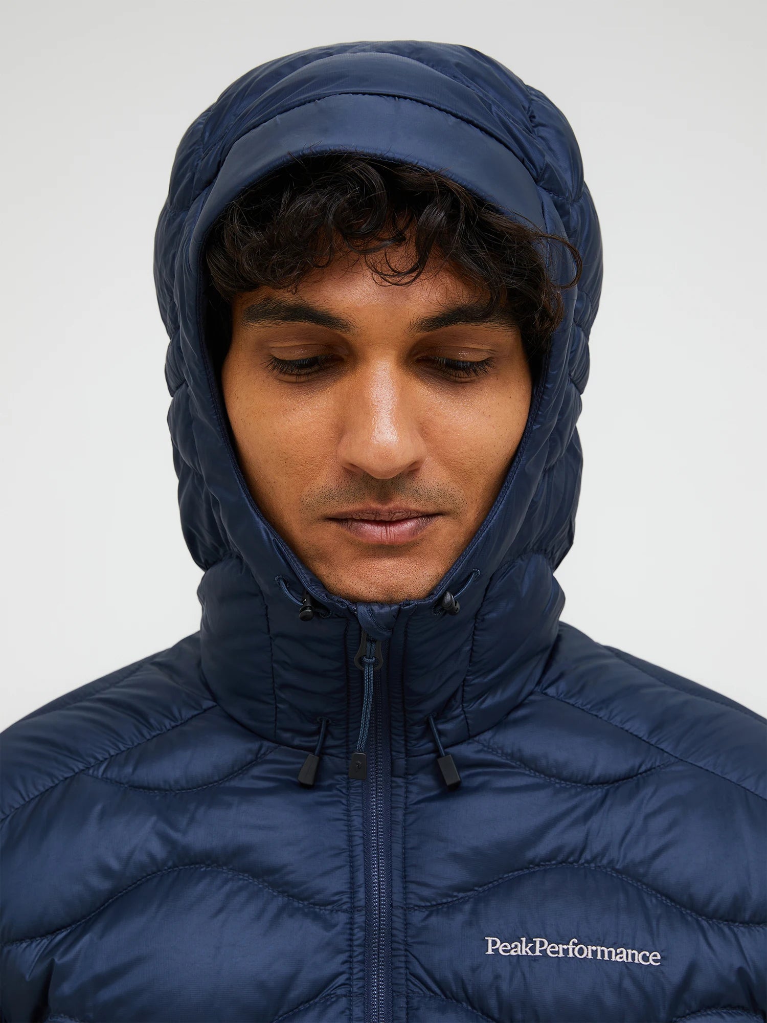Peak Performance Miesten Kevytuntuvatakki, M HELIUM DOWN HOOD JACKET Tummansininen