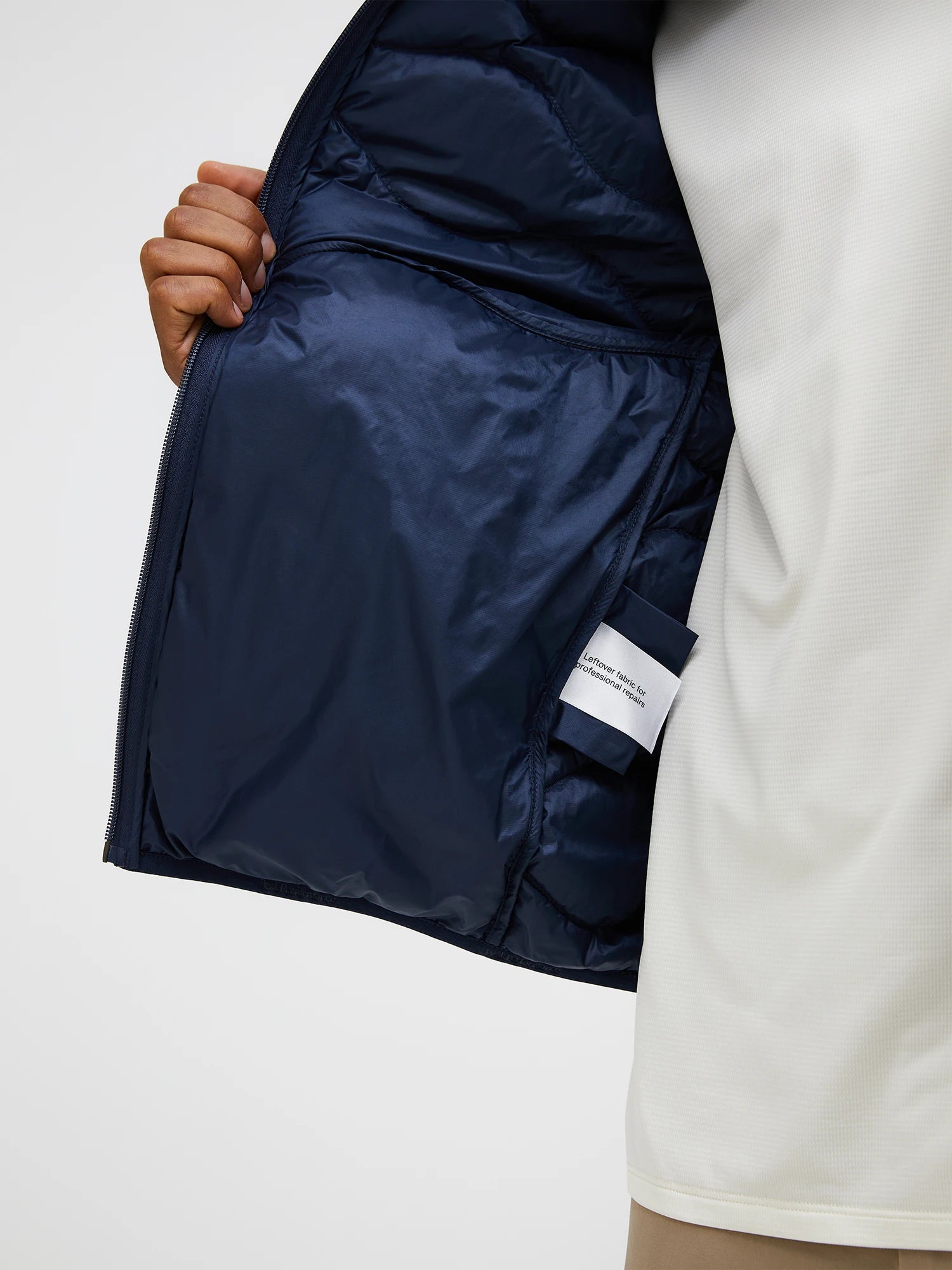 Peak Performance Miesten Kevytuntuvatakki, M HELIUM DOWN HOOD JACKET Tummansininen