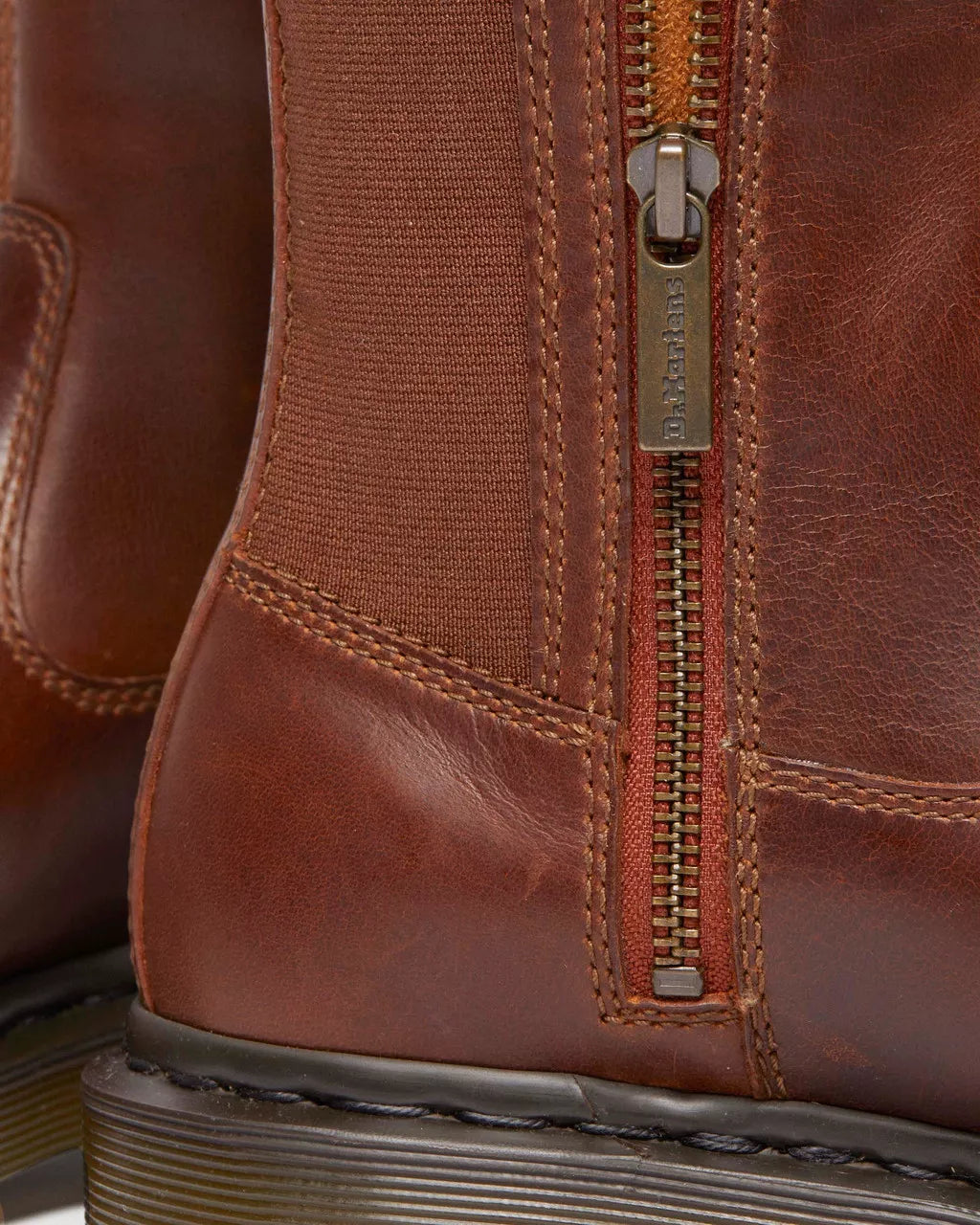Dr. Martens naisten kengät Amaayah Hi, konjakinruskea