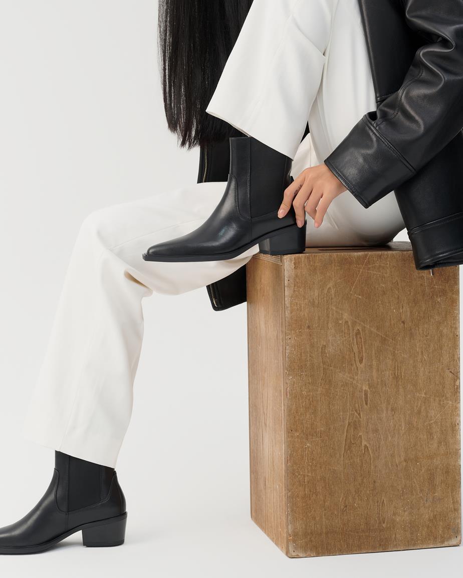 Vagabond naisten nilkkurit Kelsey Pointed Toe Chelsea Ankle Boot, musta