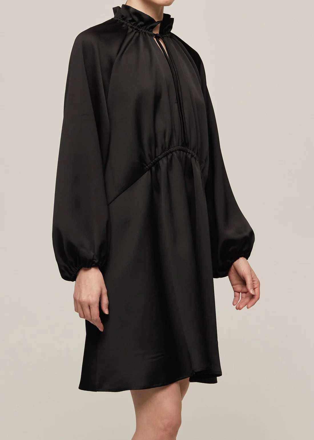 Gauhar naisten mekko, ADIRA DRESS MUSTA