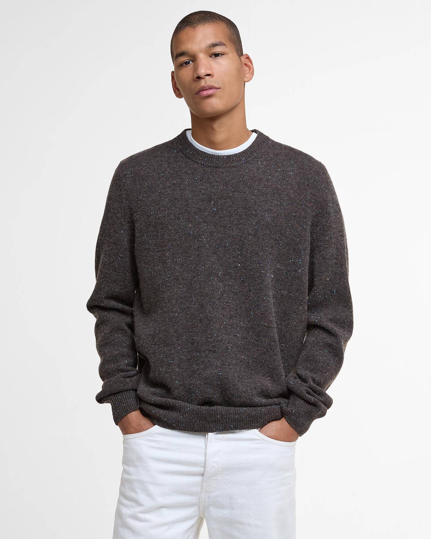 Barbour Miesten Neulepusero Tainsbury Crew Neck Sweater tummanruskea