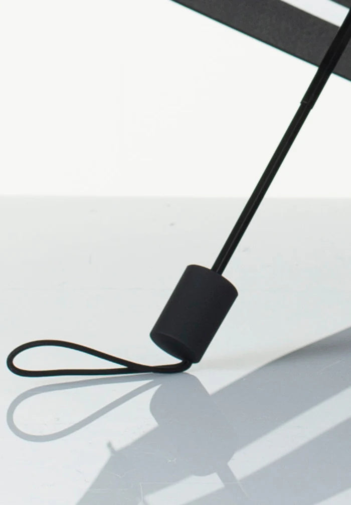 L'Asessor sateenvarjo Pisara, raidallinen musta