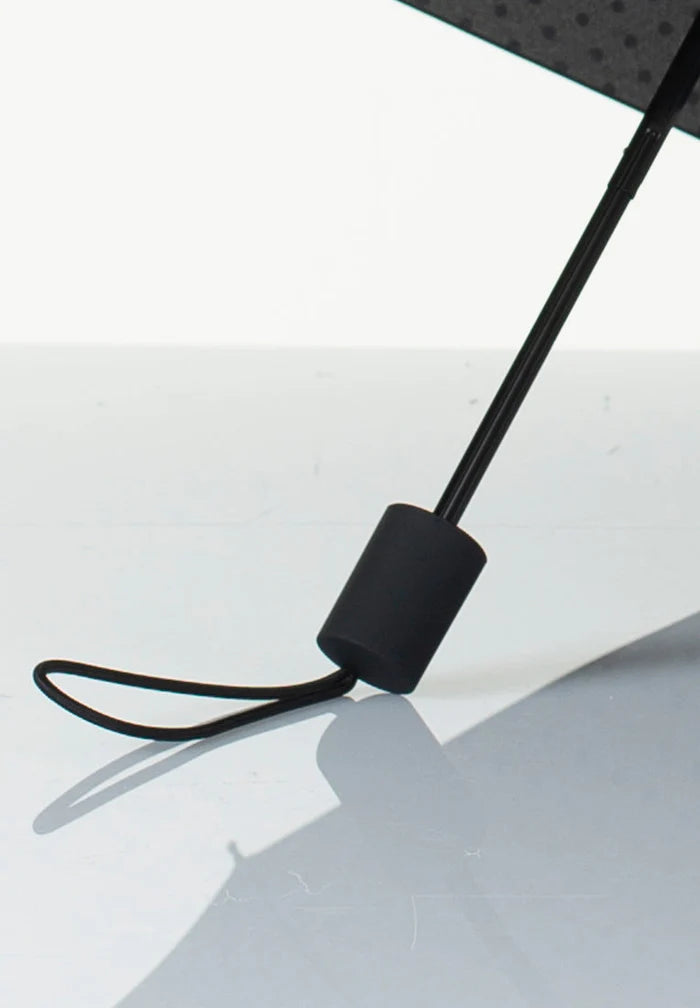 L'Asessor sateenvarjo Pisara, mustavalkoinen