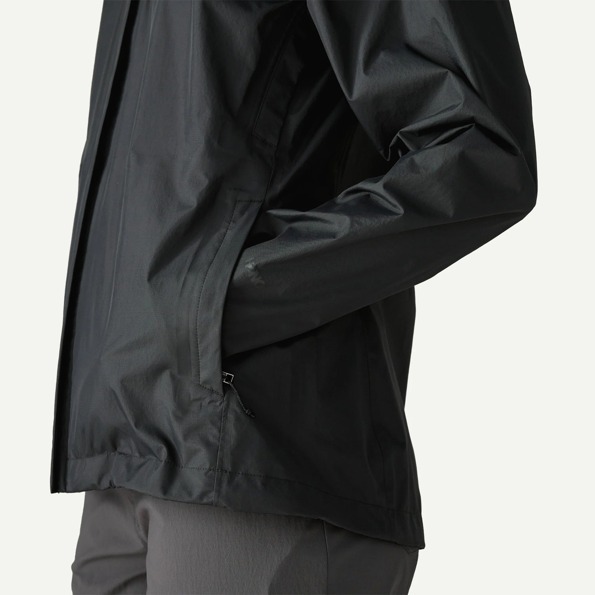 Patagonia naisten välikausitakki Torrentshell 3L Rain Jacket, musta