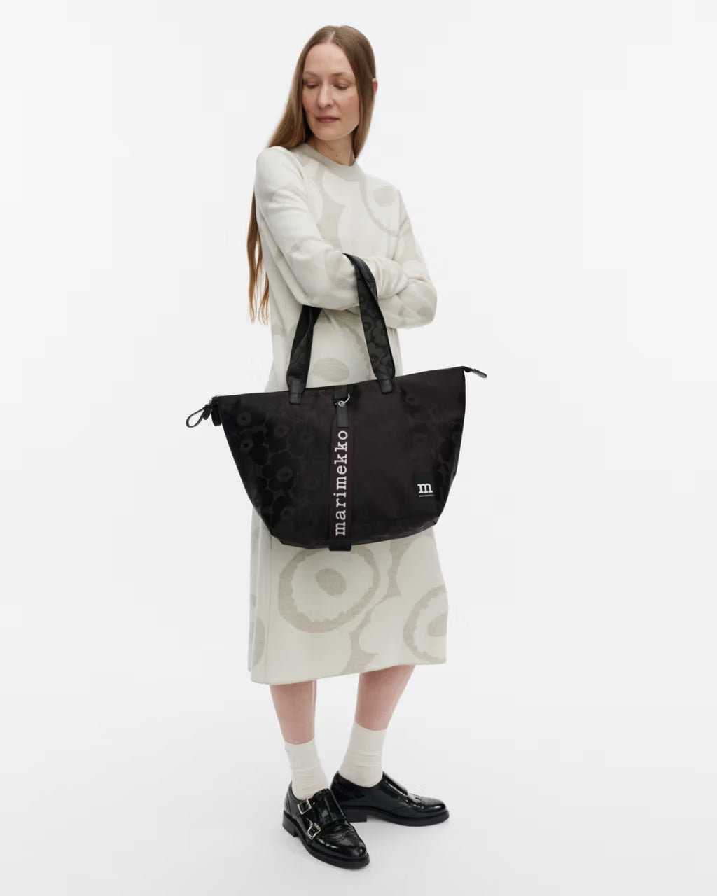 Marimekko laukku Tote M Unikko, musta kuosi