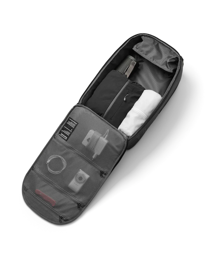 Db Unisex reppu Ramverk Backpack 26l, musta