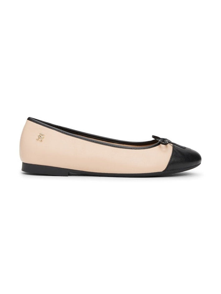 Tommy Hilfiger naisten balleriinat, TOE CAP LEATHER BALLERINA Beige Kuosi